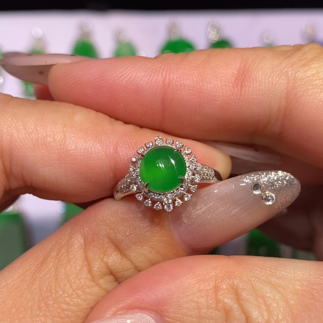 翡翠18K金镶嵌颈饰戒指