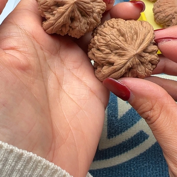 桃核吊坠文玩虎头王