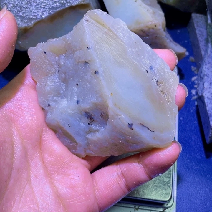 和田玉未镶嵌珠宝半成品