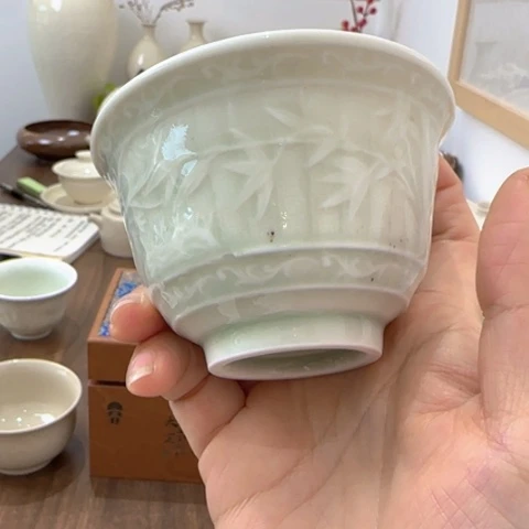 微瑕定瓷窑变天青色主人杯