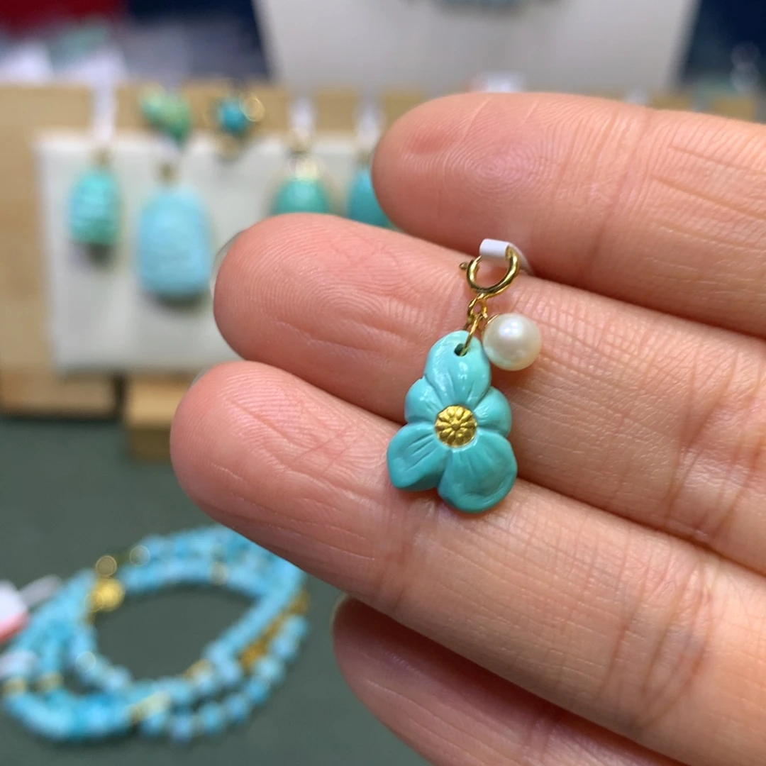 绿松石挂件18K金镶嵌