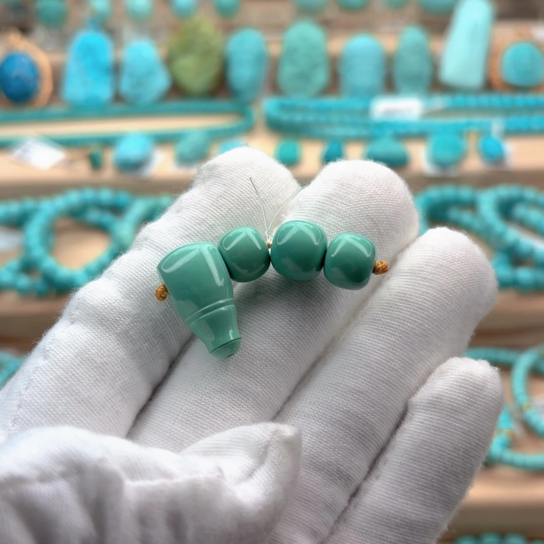 绿松石未镶嵌珠宝奇石