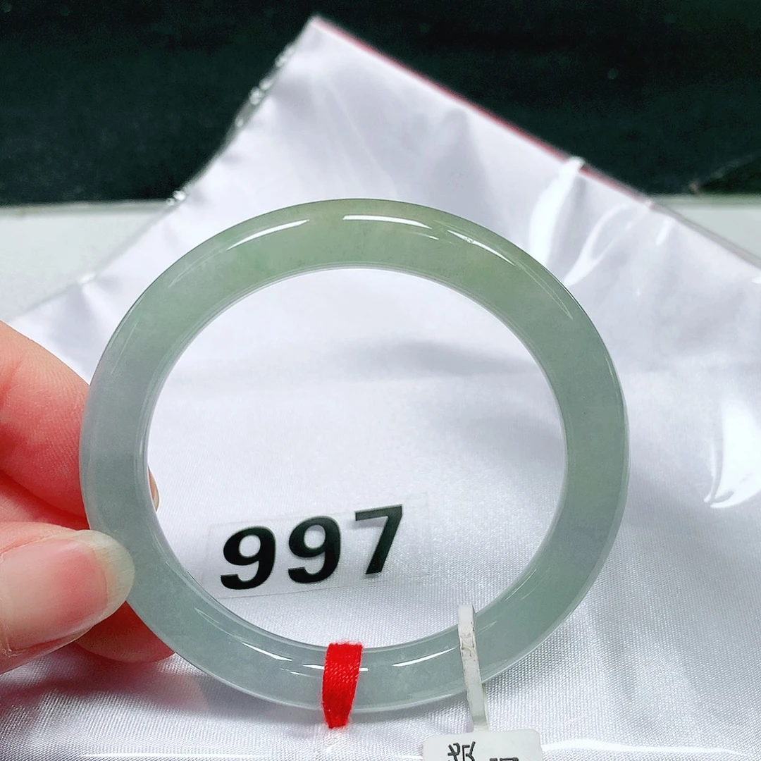 翡翠未镶嵌手镯（圆镯）38 号翡翠手镯