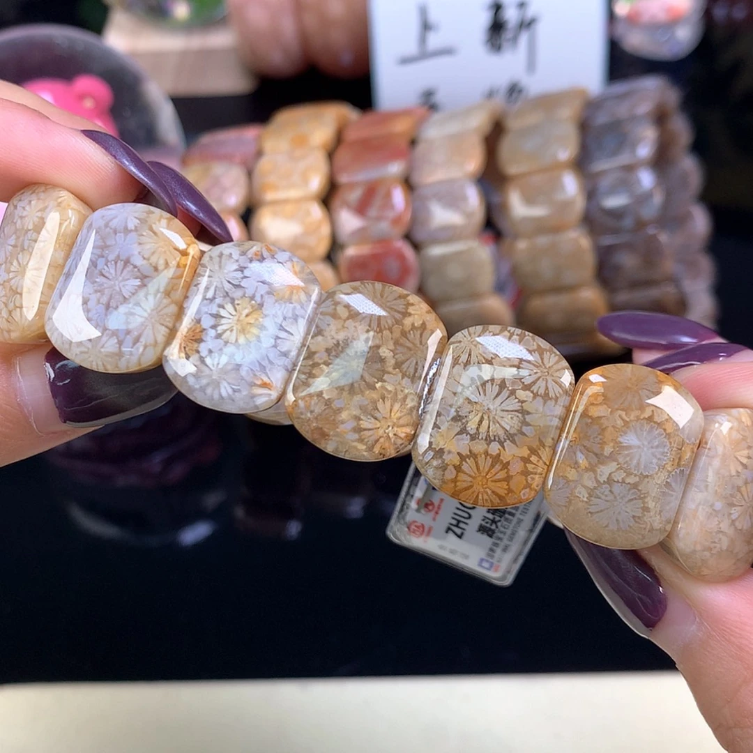 【闪购商品】颈饰未镶嵌硅化珊瑚（珊瑚玉）上新手牌小花（11号）