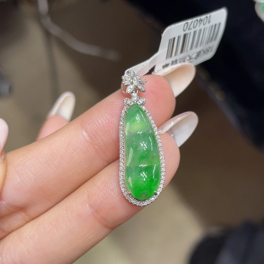 翡翠颈饰18K金镶嵌天然缅甸翡翠a货