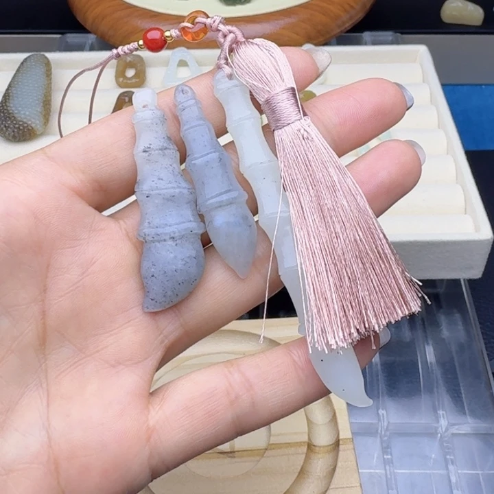 小***e和田玉（糖玉）未镶嵌车挂