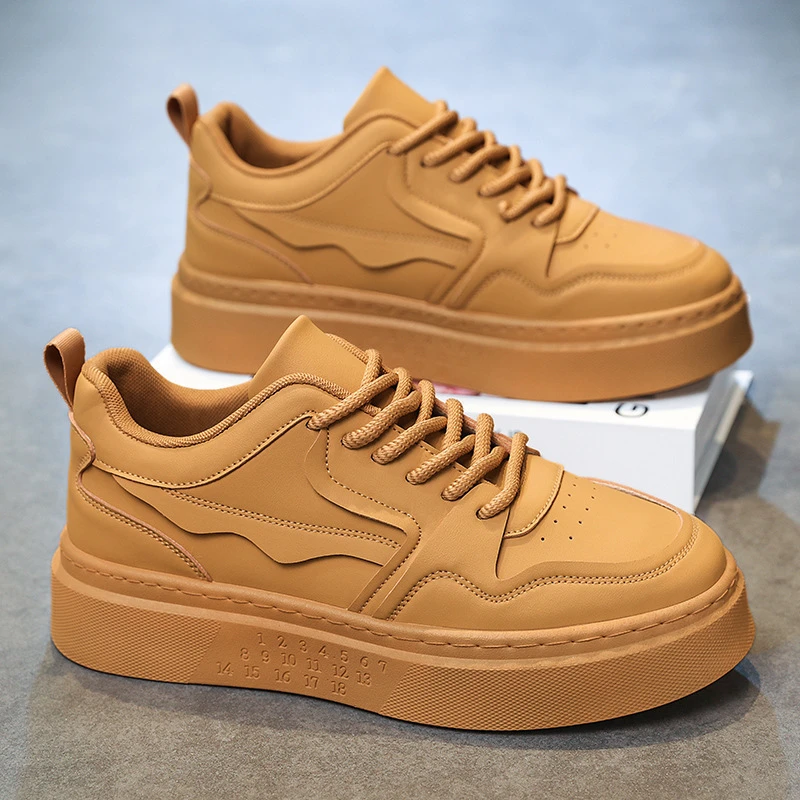 新款男鞋春季休闲板鞋轻质透气纯色人造革平底潮鞋