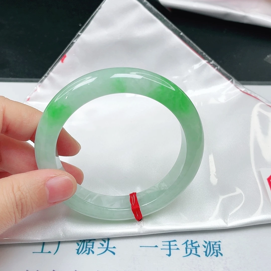 未镶嵌手镯翡翠15000