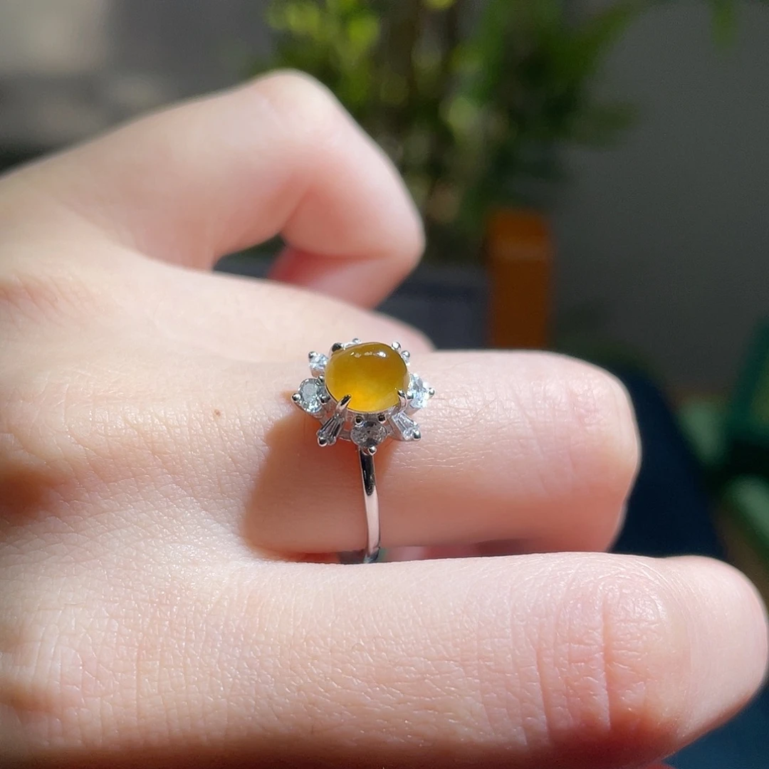 翡翠银S925镶嵌戒指高冰黄蛋面