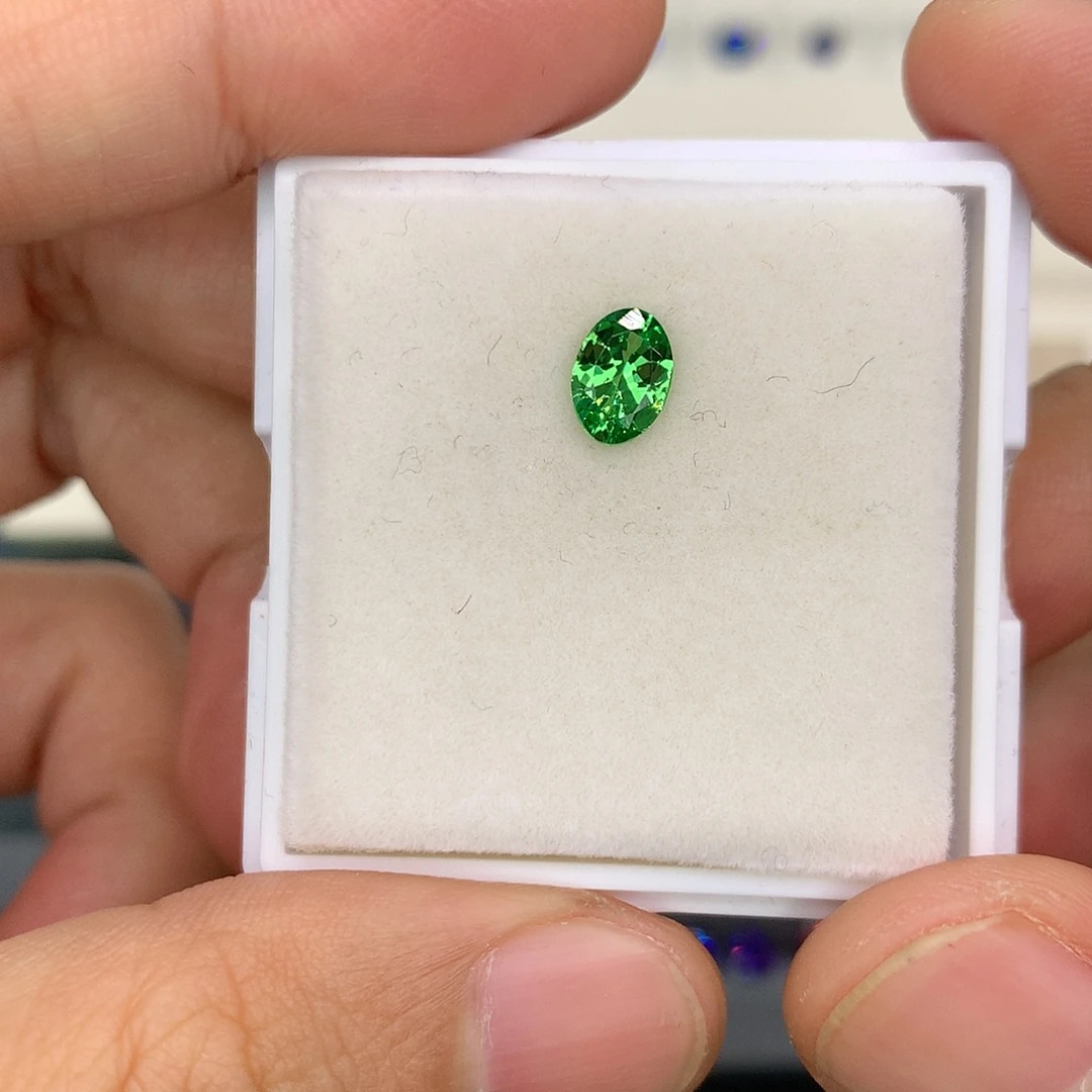 裸石未镶嵌石榴石（沙弗莱）78分