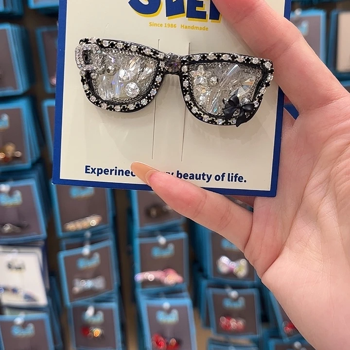 布艺铁合金眼睛鸭夹