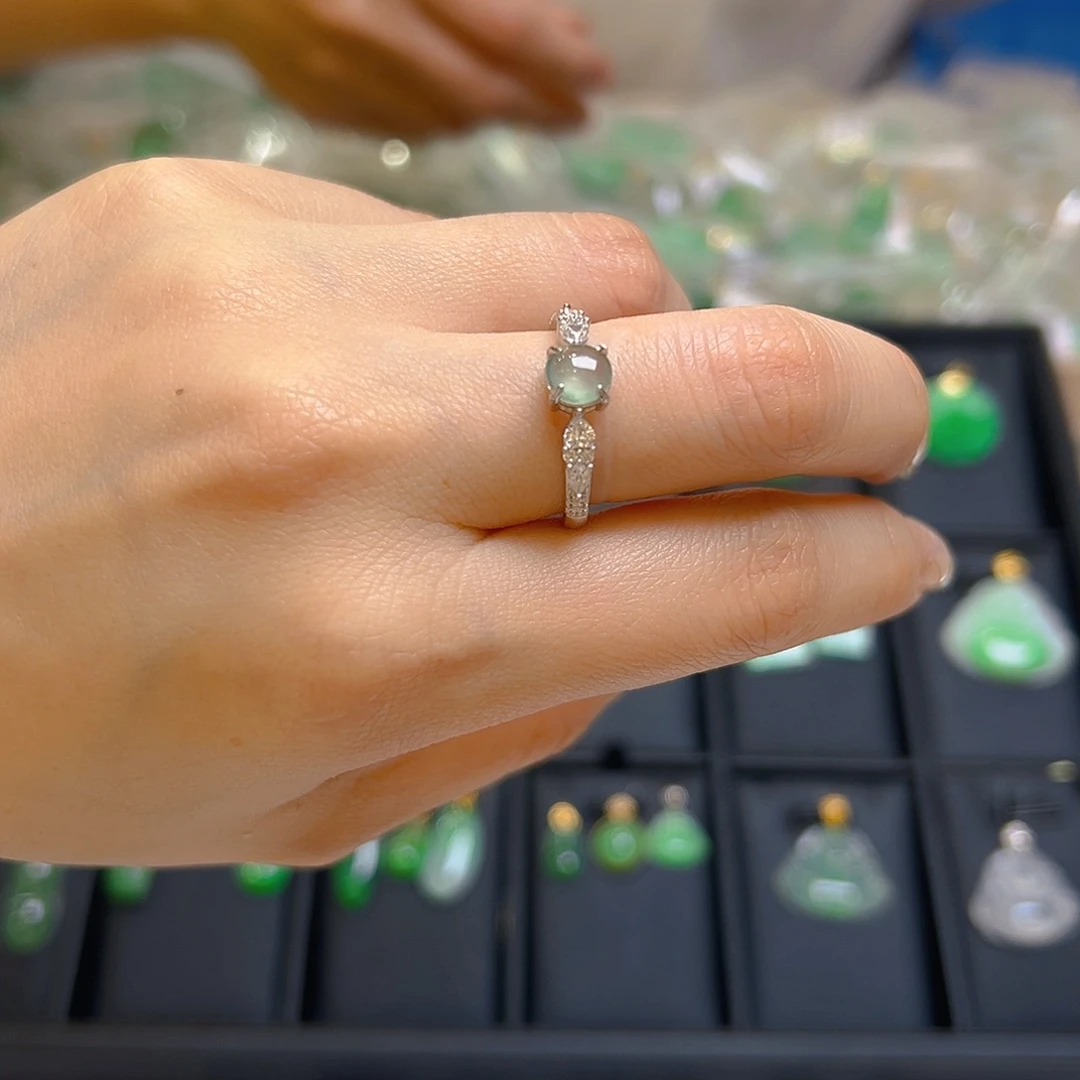 翡翠颈饰银S925镶嵌翡翠