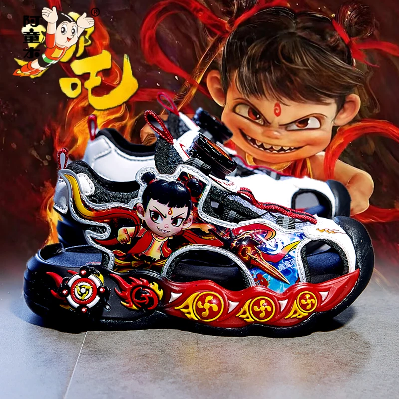 阿童木儿童凉鞋男童包头2025新款夏季哪吒亮灯沙滩鞋网面纽扣凉拖