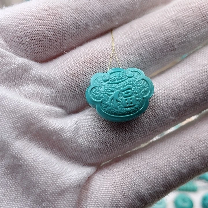 绿松石配饰未镶嵌