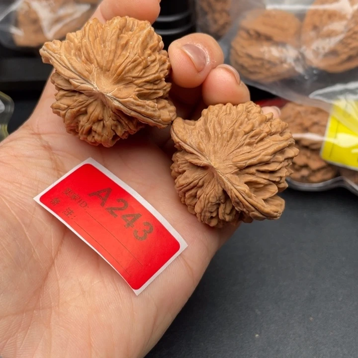 文玩核桃吊坠核桃