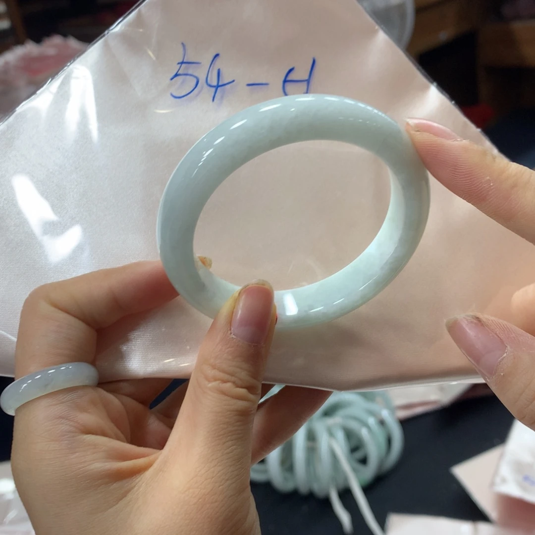 翡翠未镶嵌手镯买断