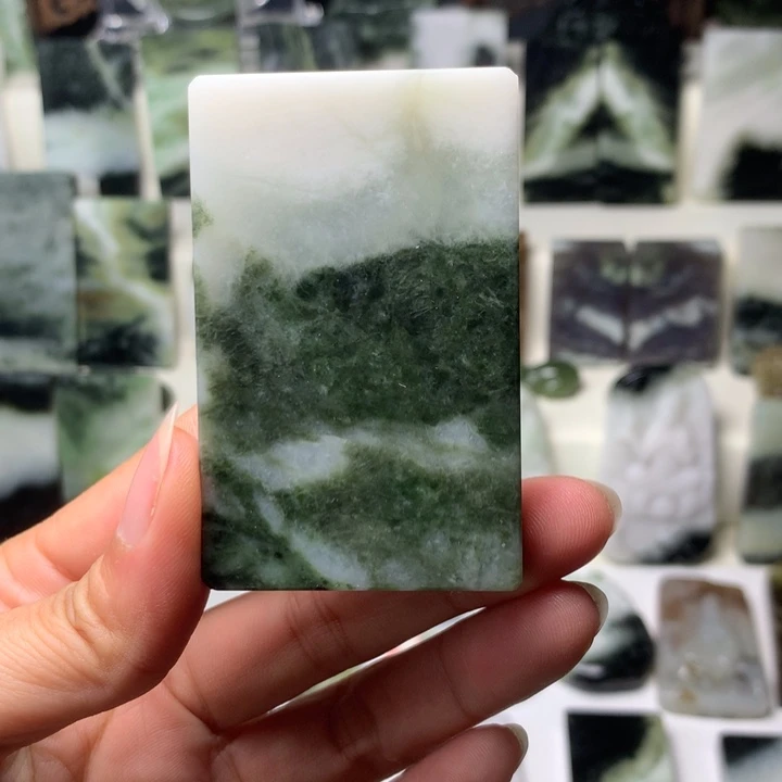 独山玉未镶嵌颈饰