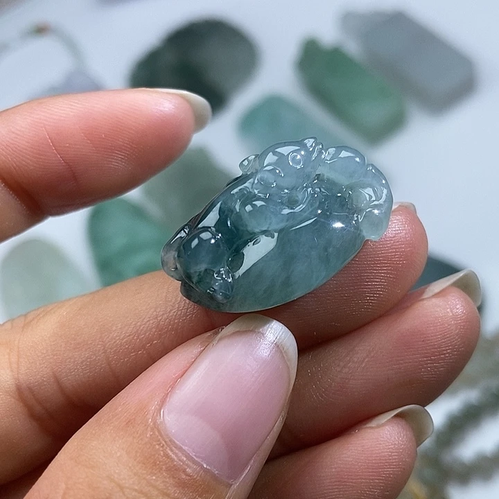 颈饰未镶嵌翡翠天然