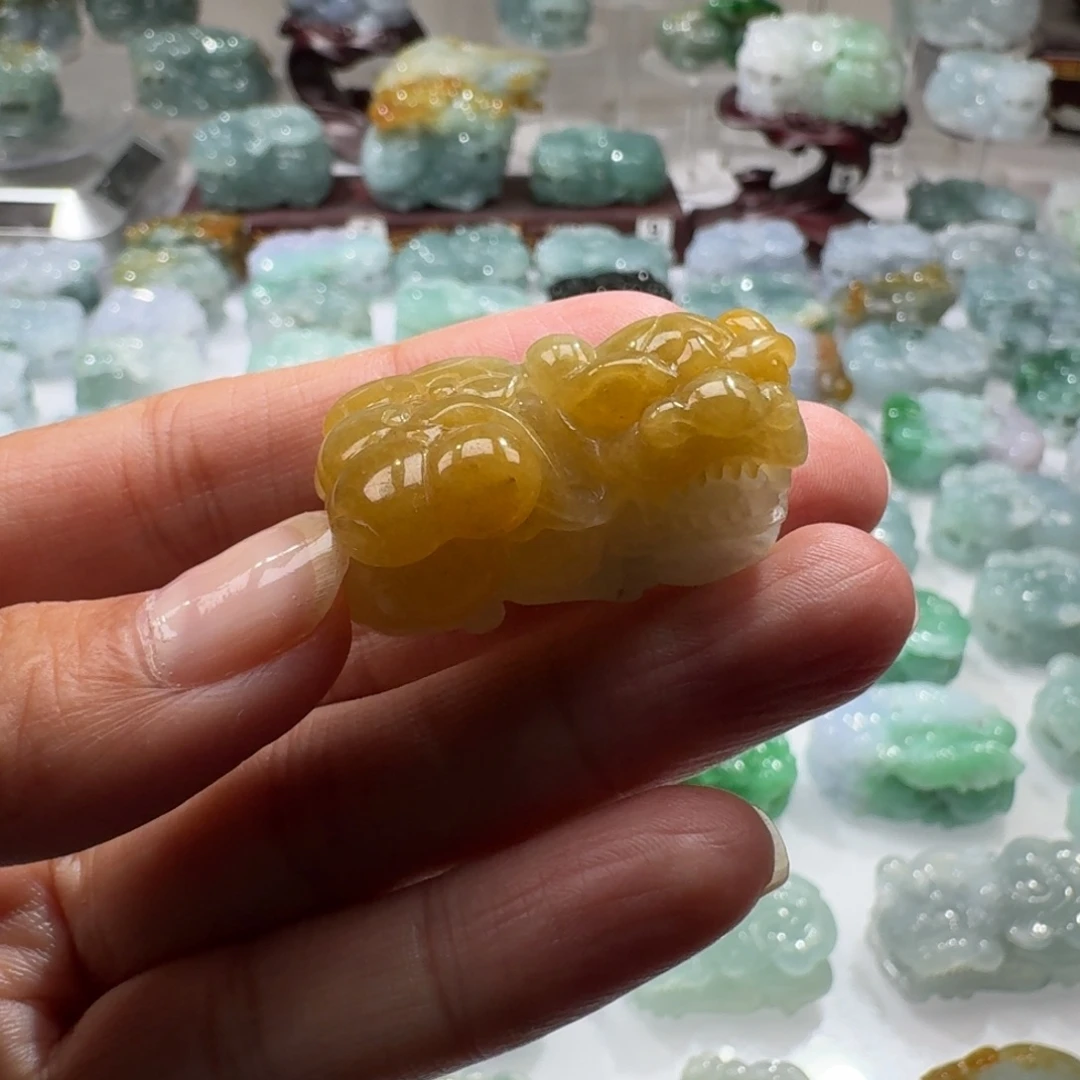 翡翠未镶嵌挂件貔貅