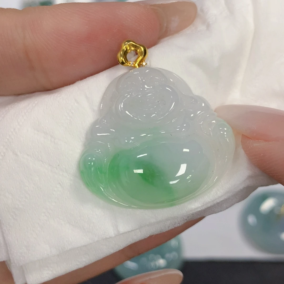 颈饰18K金镶嵌翡翠