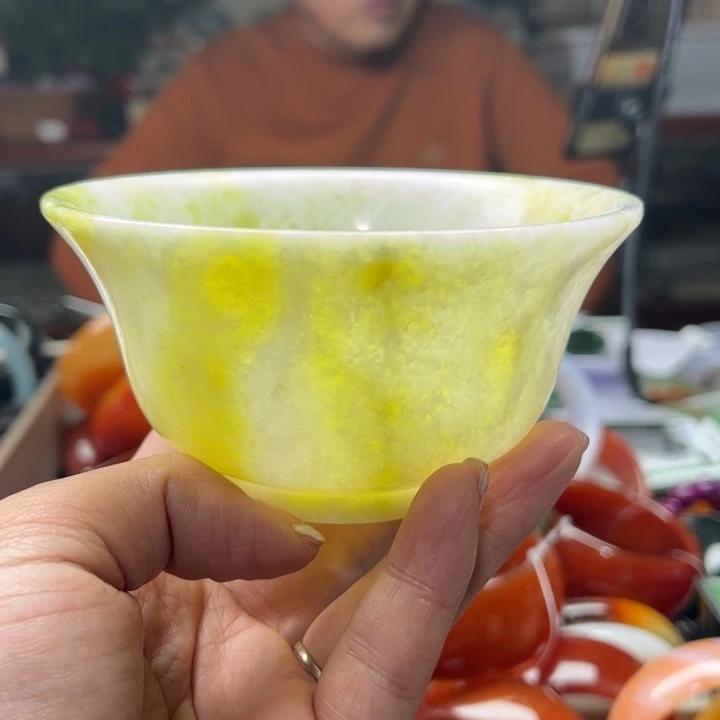 蛇纹石玉手镯未镶嵌龙***里