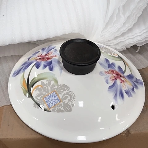 微瑕，不能明火，口径22厘米篮花盖