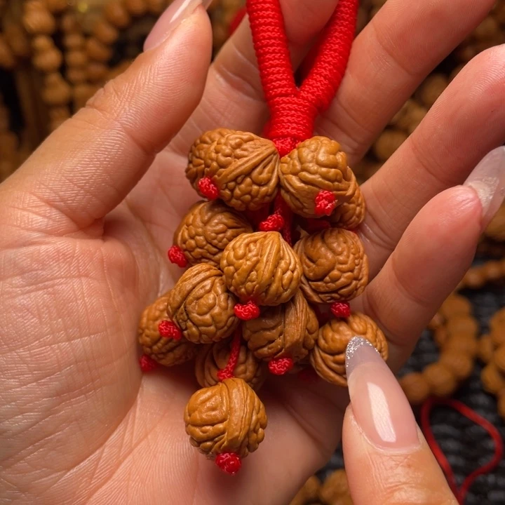 木质类龙纹桃枭挂件