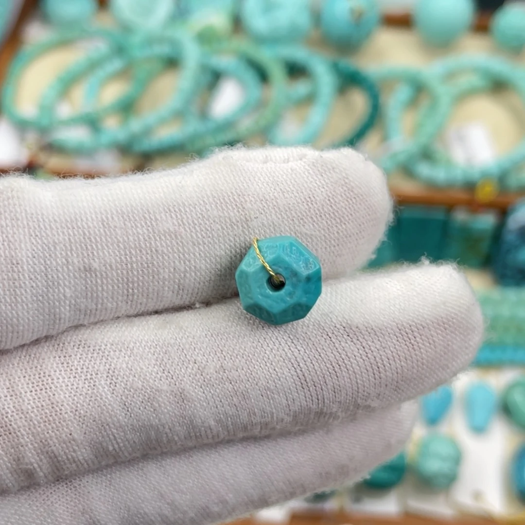 绿松石未镶嵌挂件