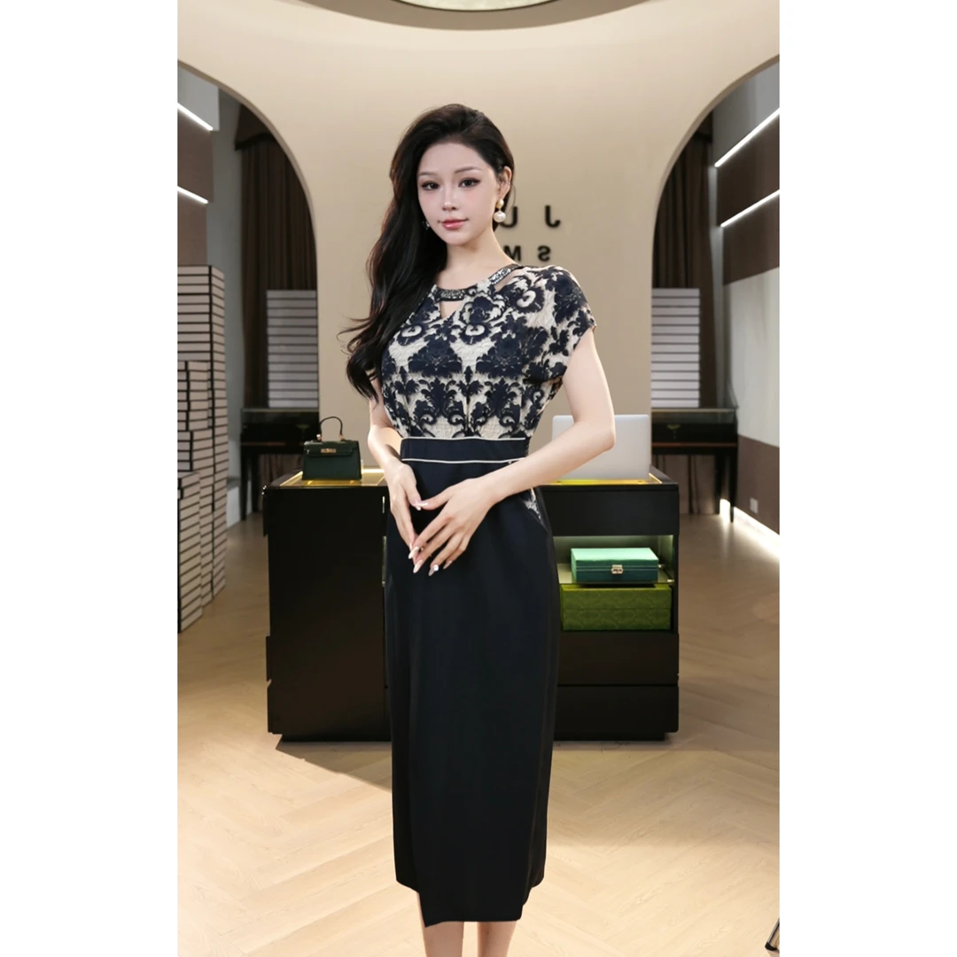 现货2025夏季新款【LT24-X437】法式气质收腰黑色V领连衣裙子女