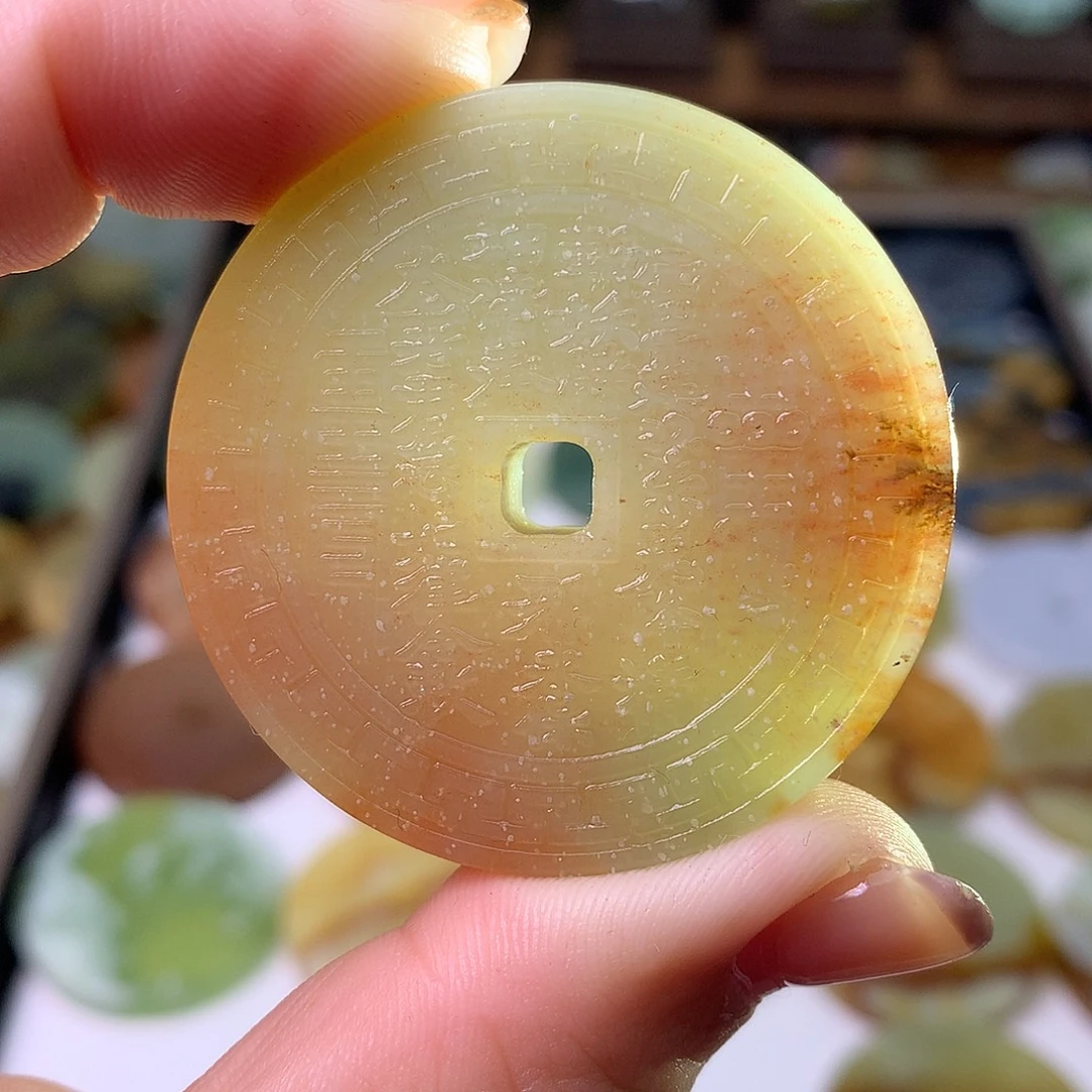 蛇纹石玉未镶嵌吊坠