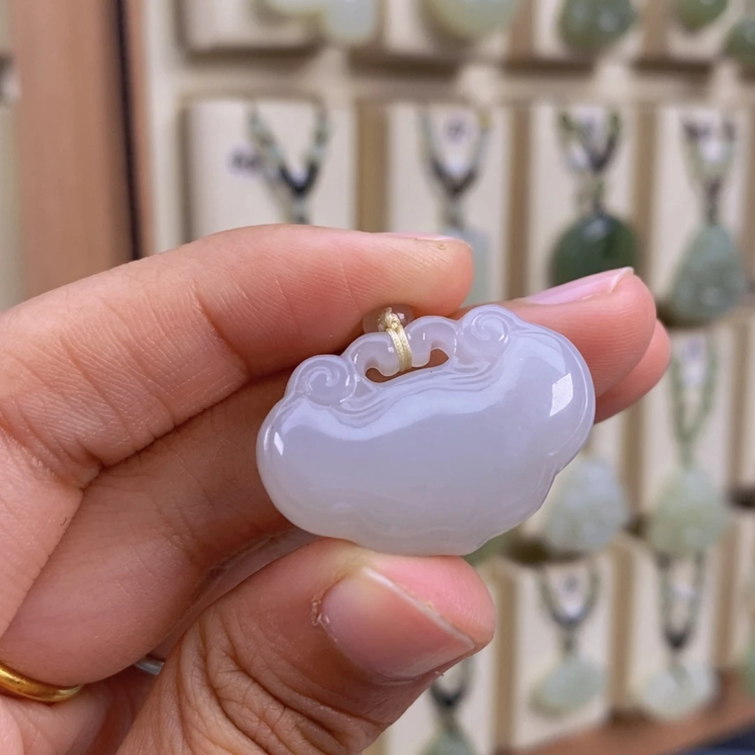 财****和田玉未镶嵌颈饰