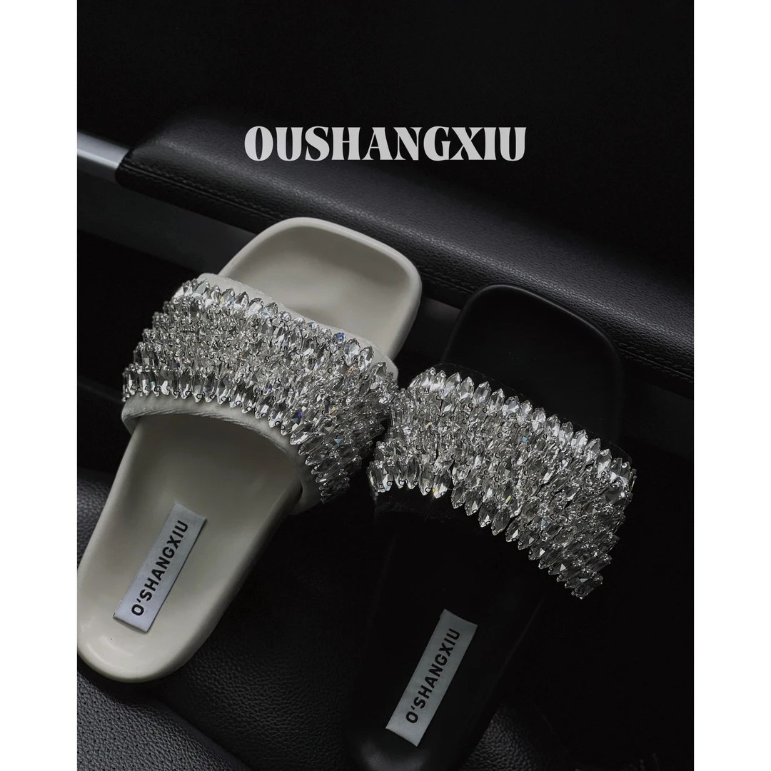 欧上秀2025夏季新款满钻爆闪C位仙气飘飘拖鞋平底柔软女鞋