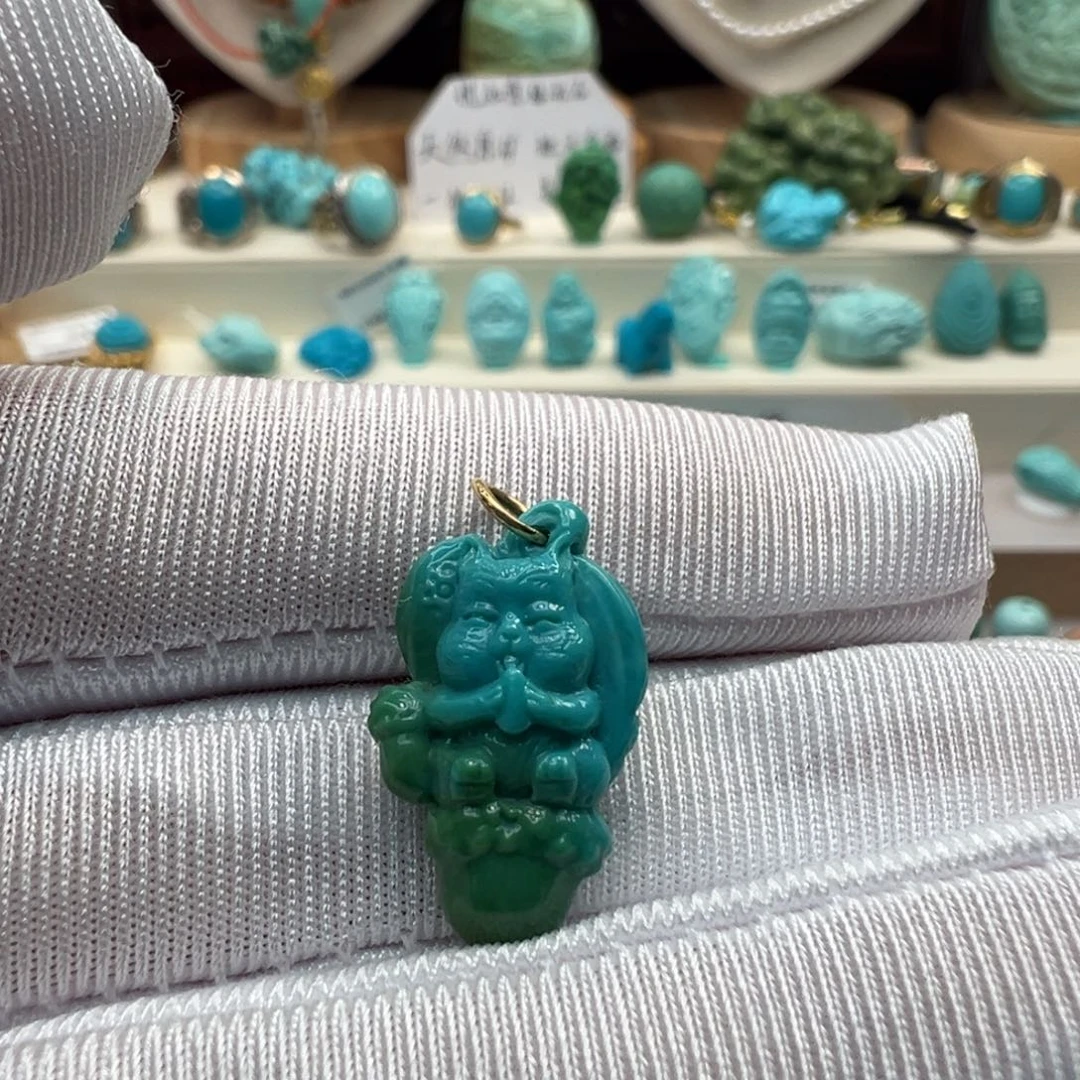 绿松石未镶嵌珠宝奇石