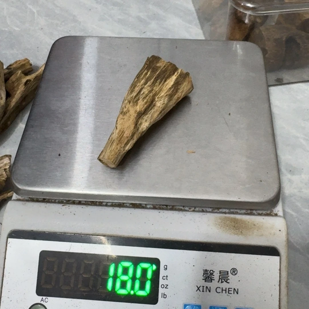 沉香碎屑沉香绿绮楠沉香18克