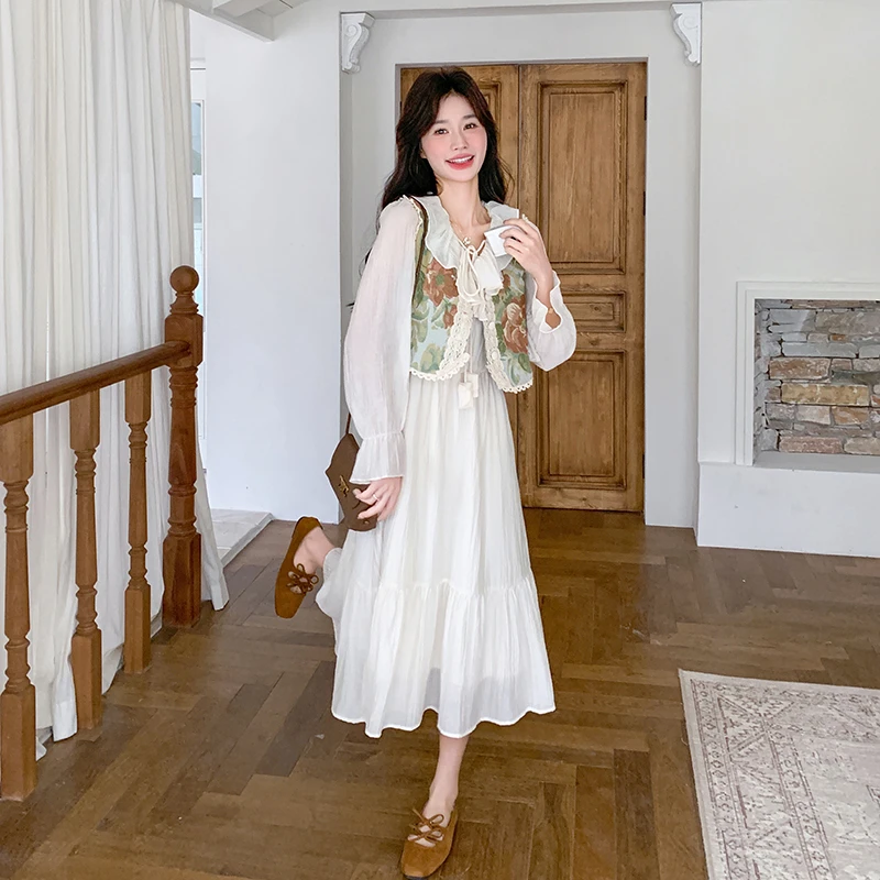 米白色荷叶边连衣裙套装女春季2025新款温柔风油画印花马甲两件套