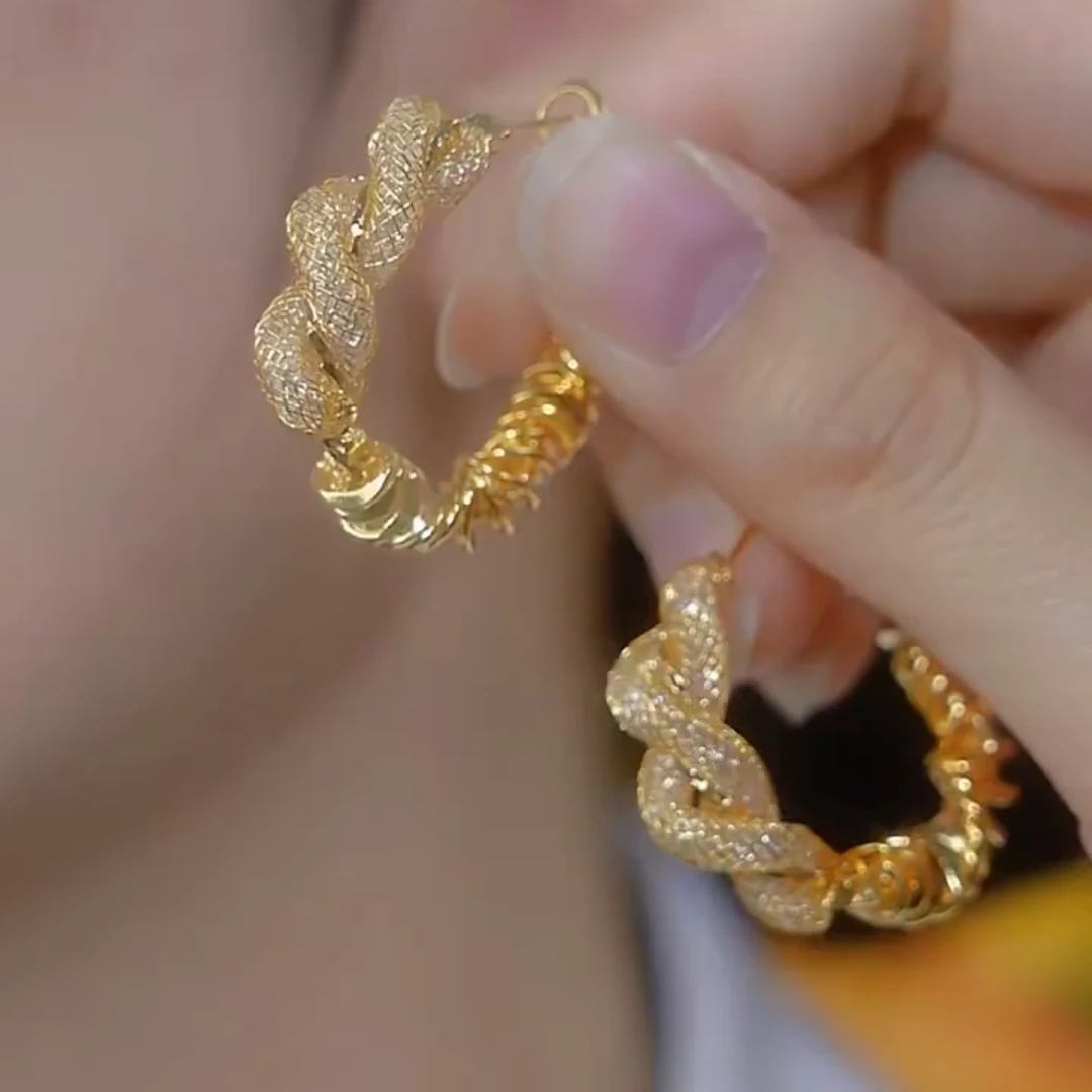 铜合金合成锆石耳饰 法式时尚百搭复古编织轻奢气质简约圈圈耳环