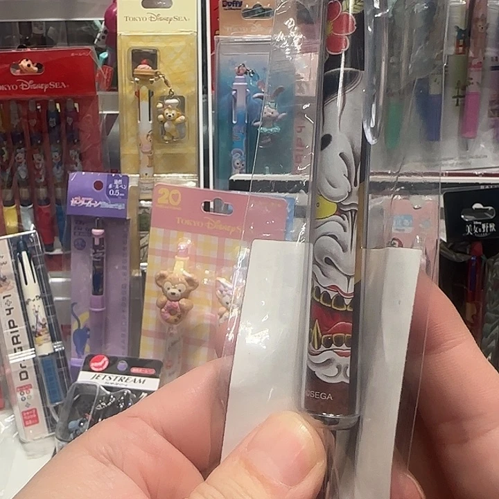 如龙胖胖圆珠笔一支