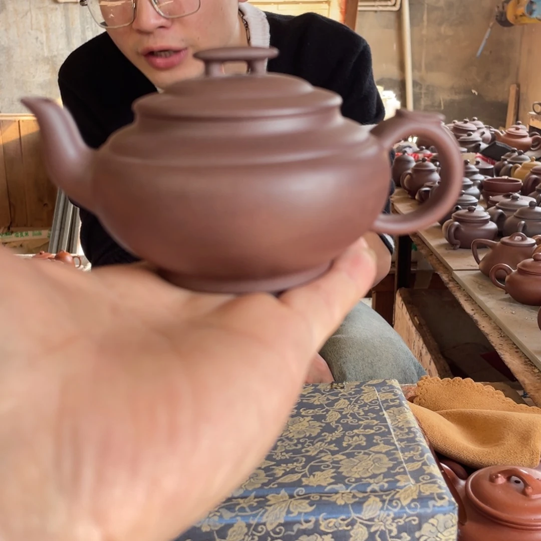 茶壶紫砂MB。 老紫泥。 上新桥。 180CC