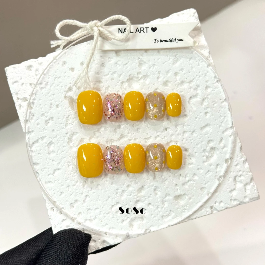 Nice SoSo【芒果奶冻】纯手工穿戴甲纯欲手绘猫眼裸色细闪跳色小众