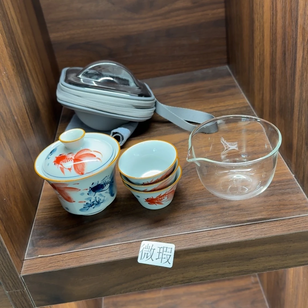 釉下手绘茶具微瑕