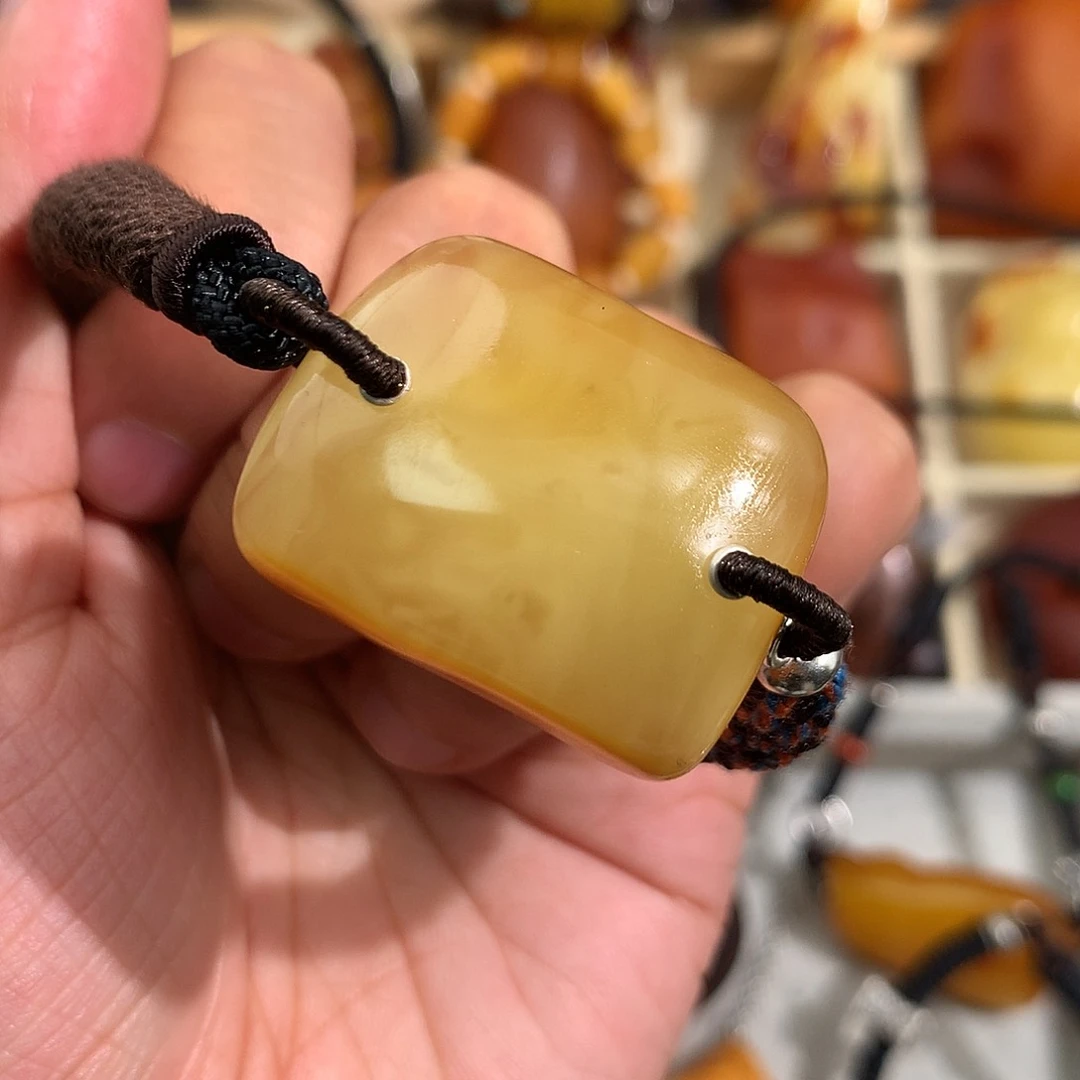 蜜蜡裸石未镶嵌安***?你