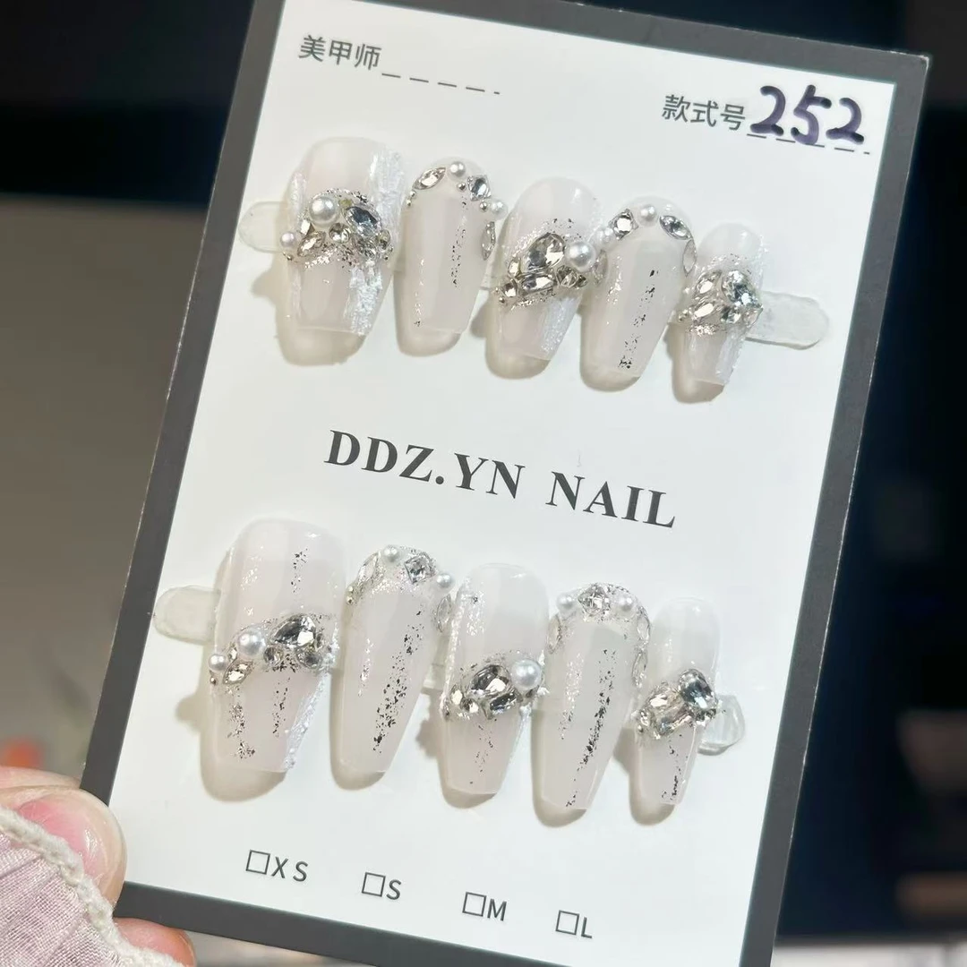 252纯手工美甲穿戴甲(送5件套工具包)(无盒)