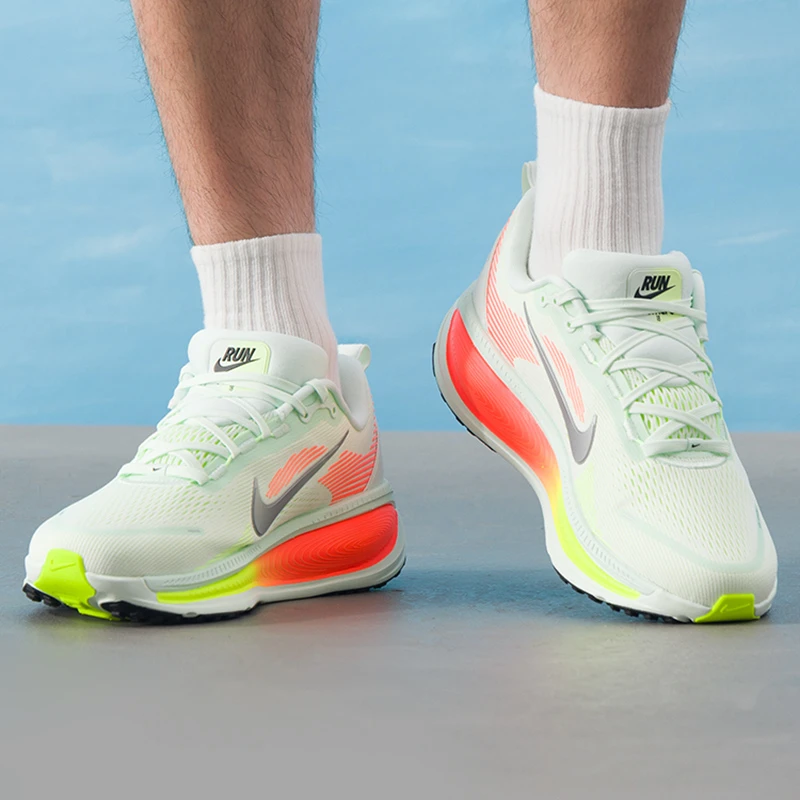 【流光风】耐克男鞋2025Vomero18缓震跑步鞋低帮透气运动鞋HM6803