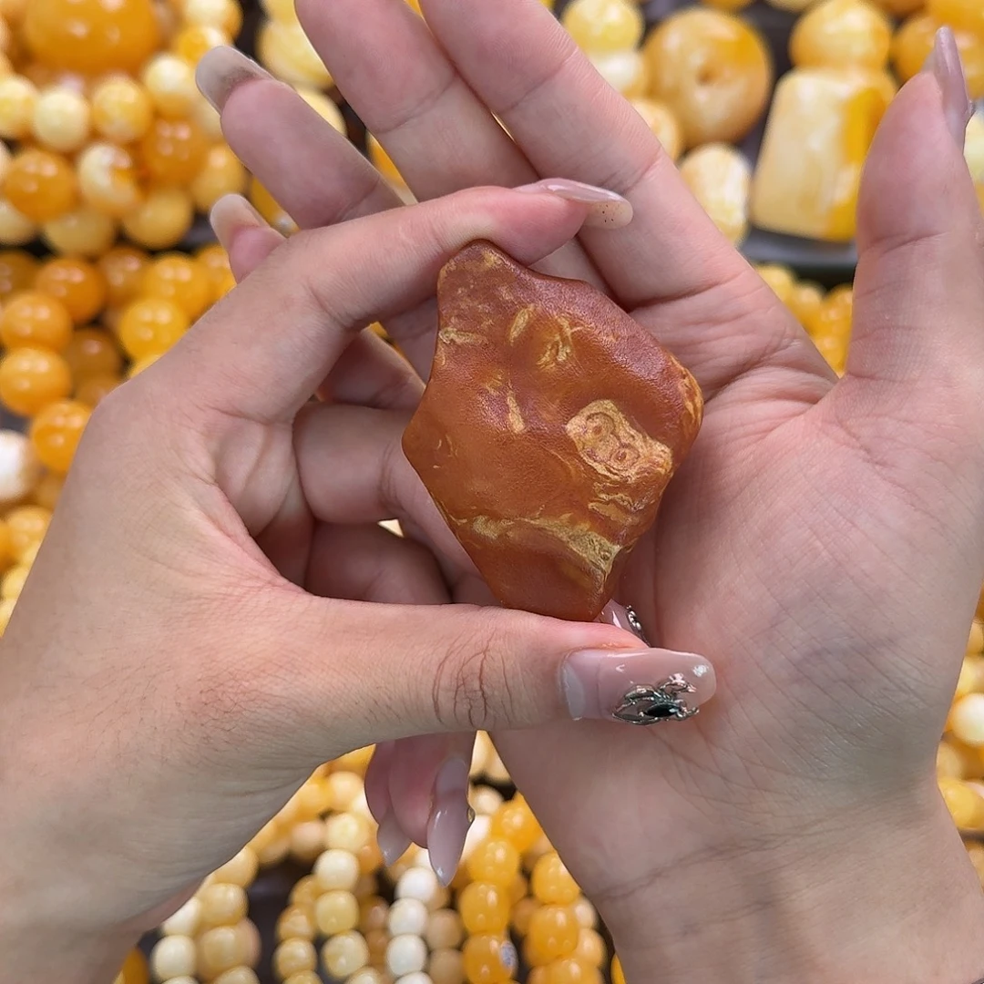 蜜蜡未镶嵌珠宝奇石