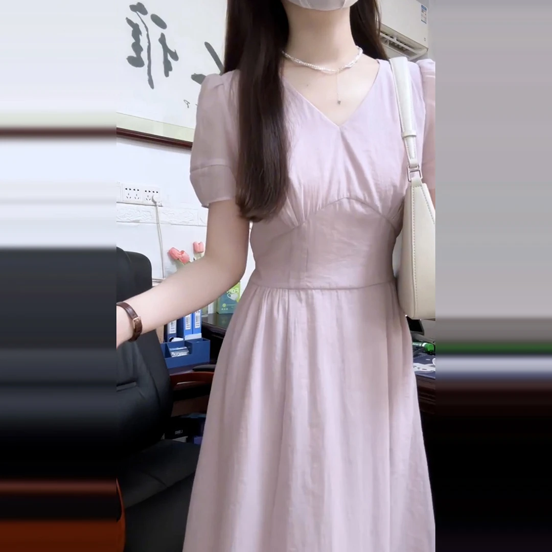 法式气质v领紫色连衣裙子女夏季2025新款爆款小个子收腰显瘦长裙