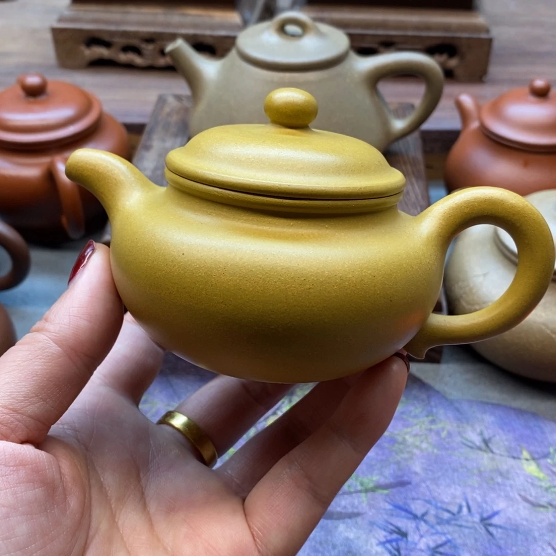 紫砂茶壶大**成仿古壶（黄金段泥）