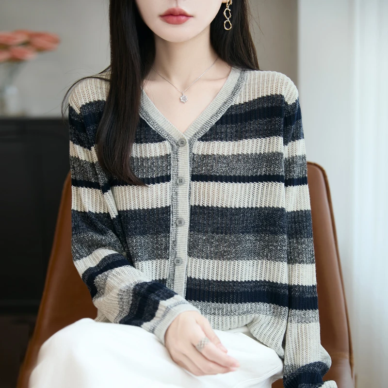 品牌撤柜正品秋季新款韩系撞色条纹羊毛开衫女气质温柔风针织衫