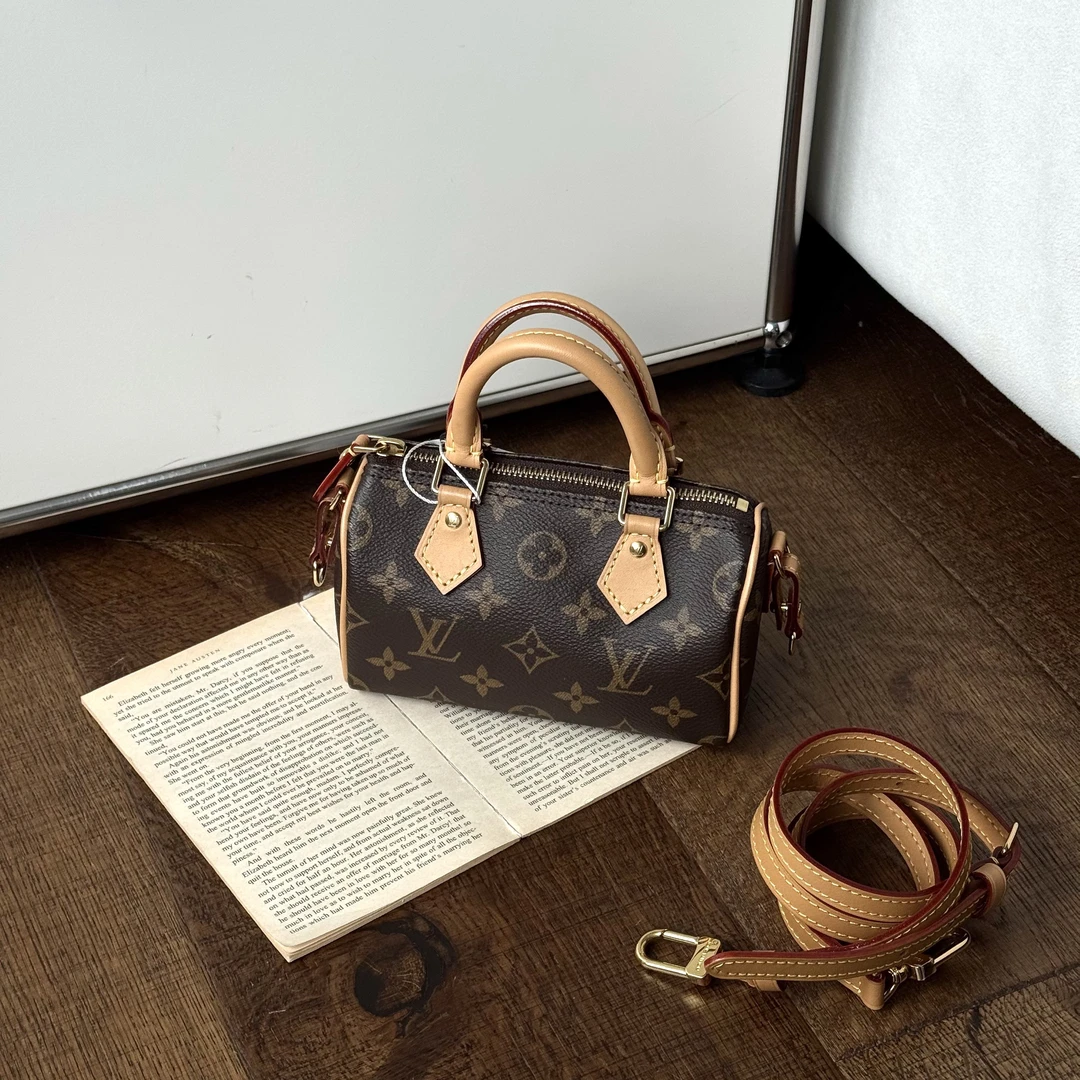 95新 LouisVuitton/路易威登 棕色老花speedynano手提斜挎包49865