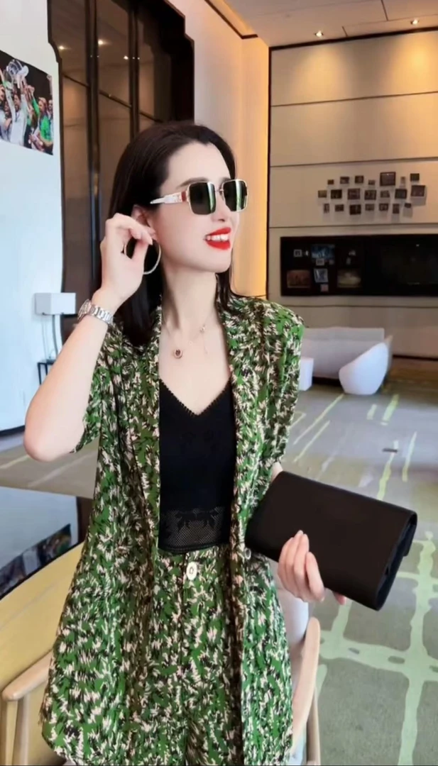 【龄馨高定】#88968春夏新款时尚设计师款气质休闲高端女装套装