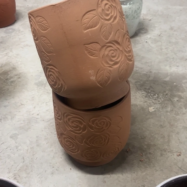 高度23厘米口20厘米